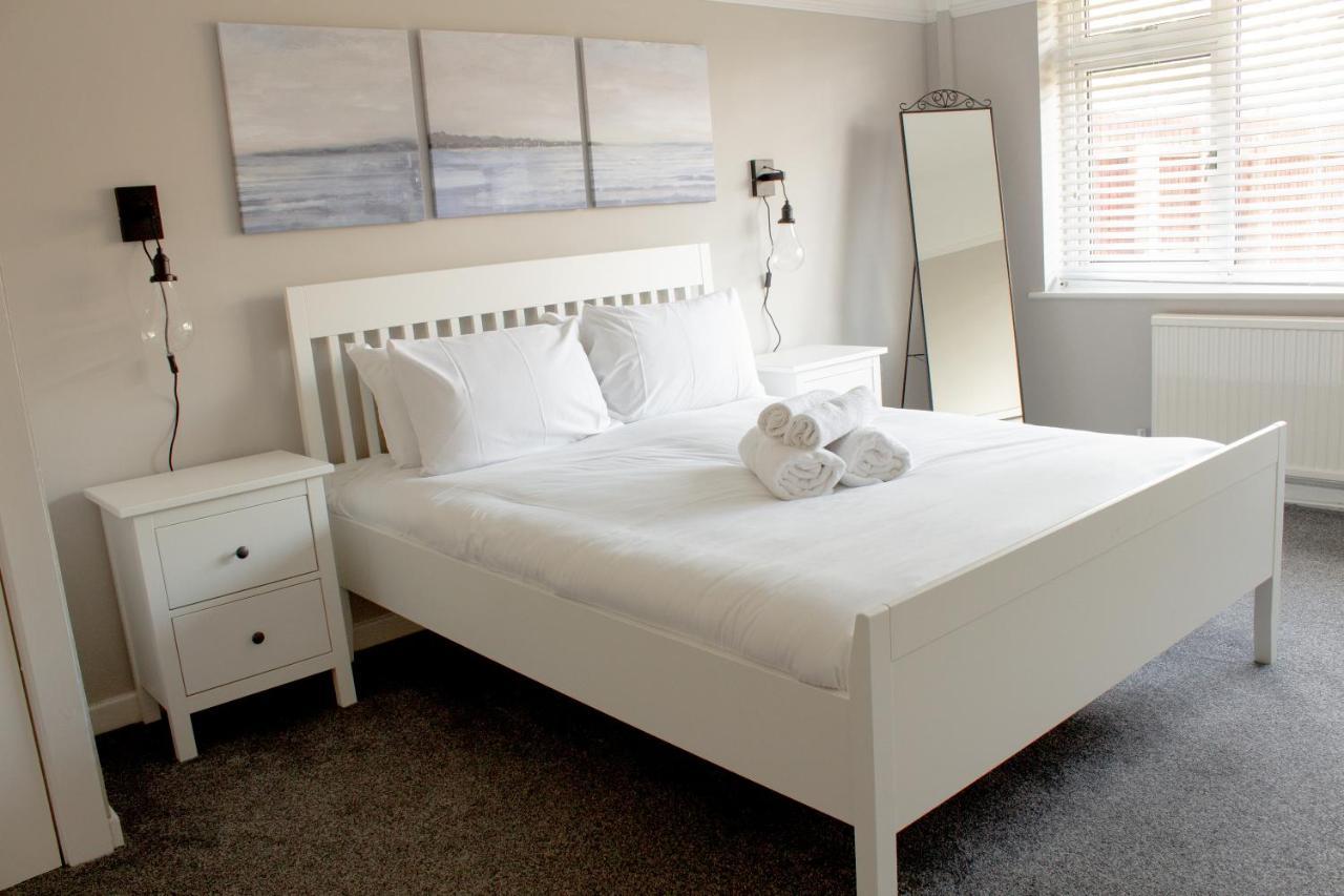 Cosy 3Bed Bungalow In West Kirby, Free Parking 弗兰克比 外观 照片